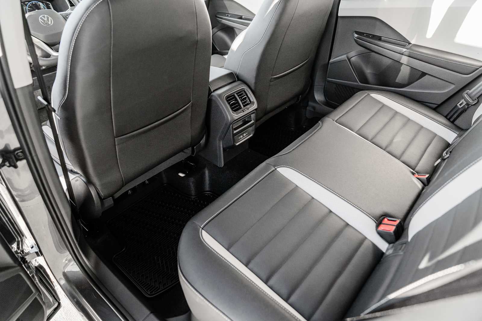 2026 Volkswagen Taos SEL 4MOTION