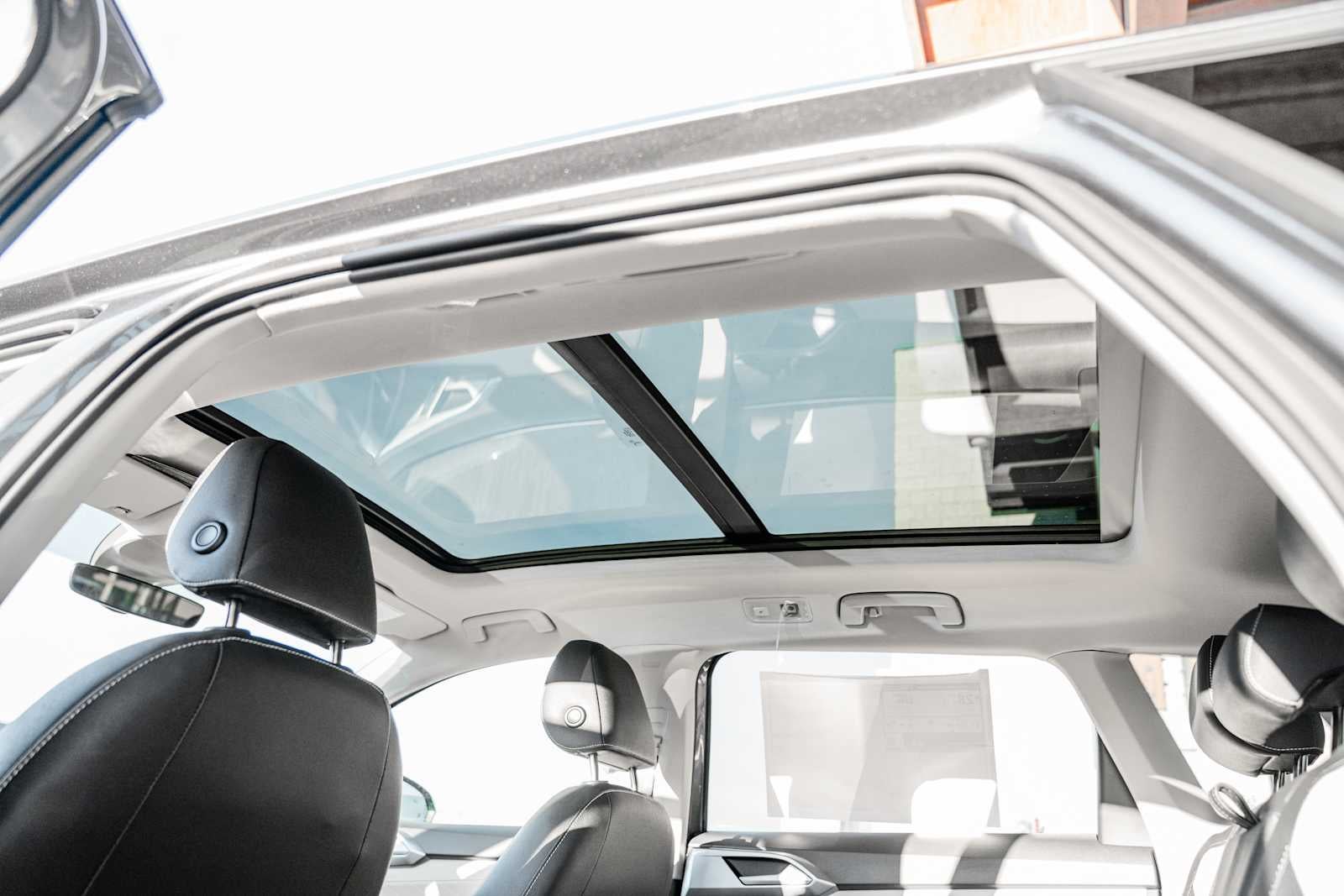 2026 Volkswagen Taos SEL 4MOTION