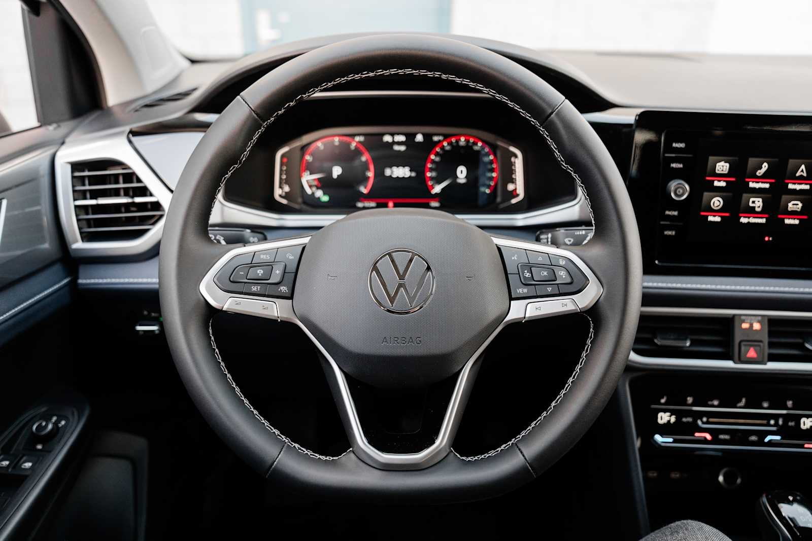 2026 Volkswagen Taos 1.5T SEL