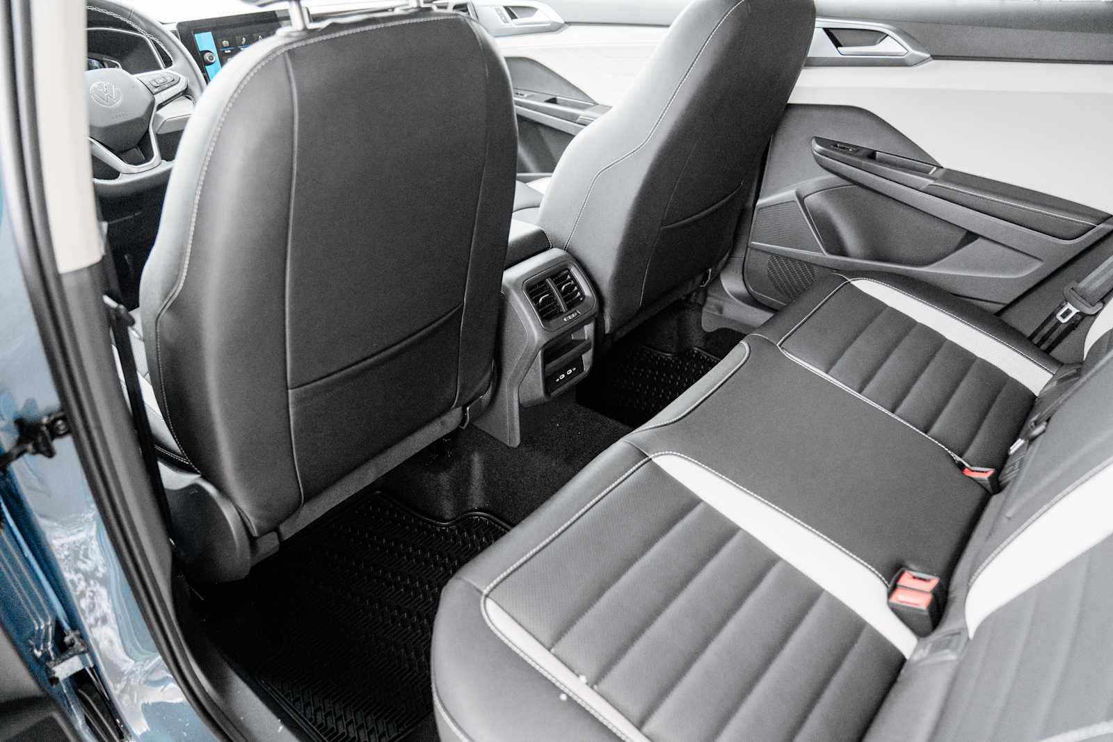 2026 Volkswagen Taos SEL 4MOTION