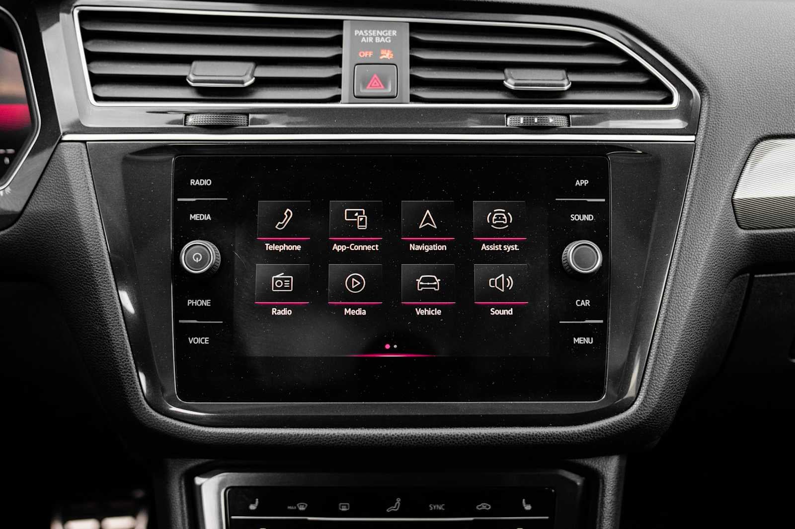 2023 Volkswagen Tiguan SE R-Line Black