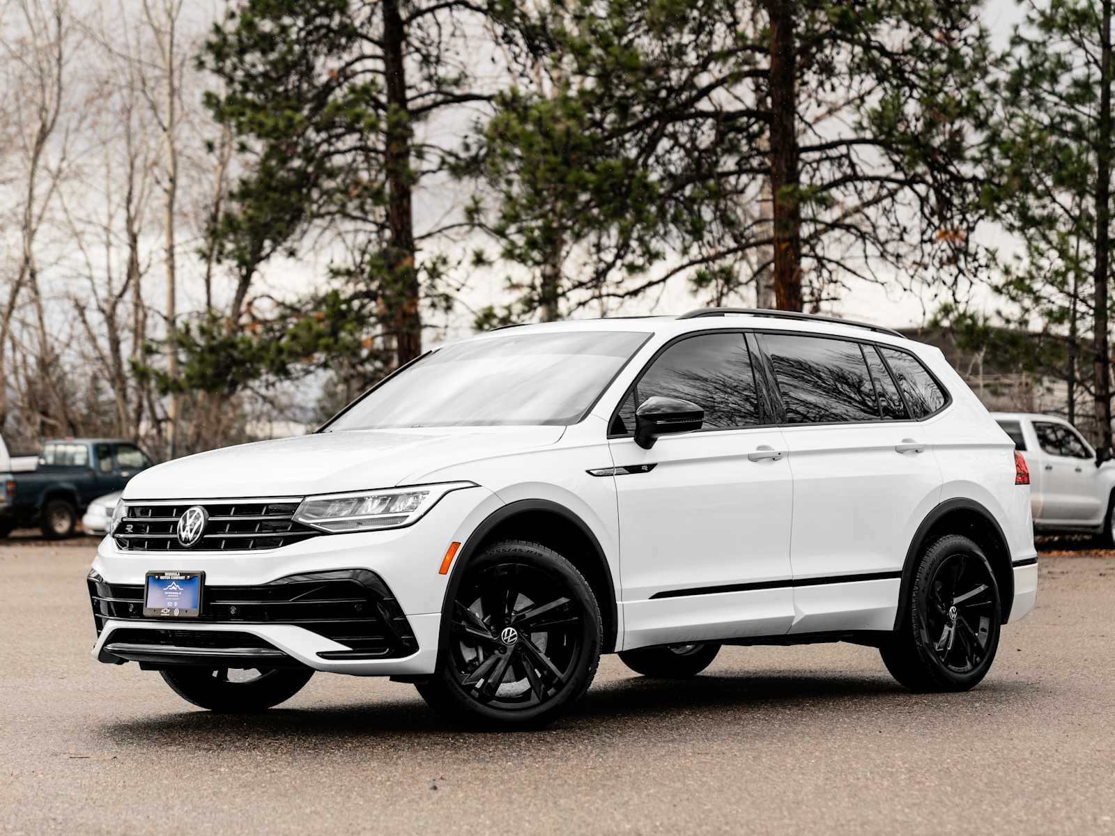 2024 Volkswagen Tiguan SE R-Line Black