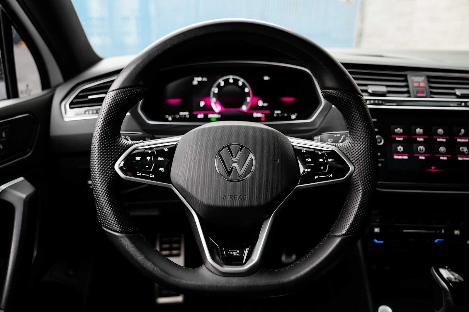 2024 Volkswagen Tiguan SE R-Line Black