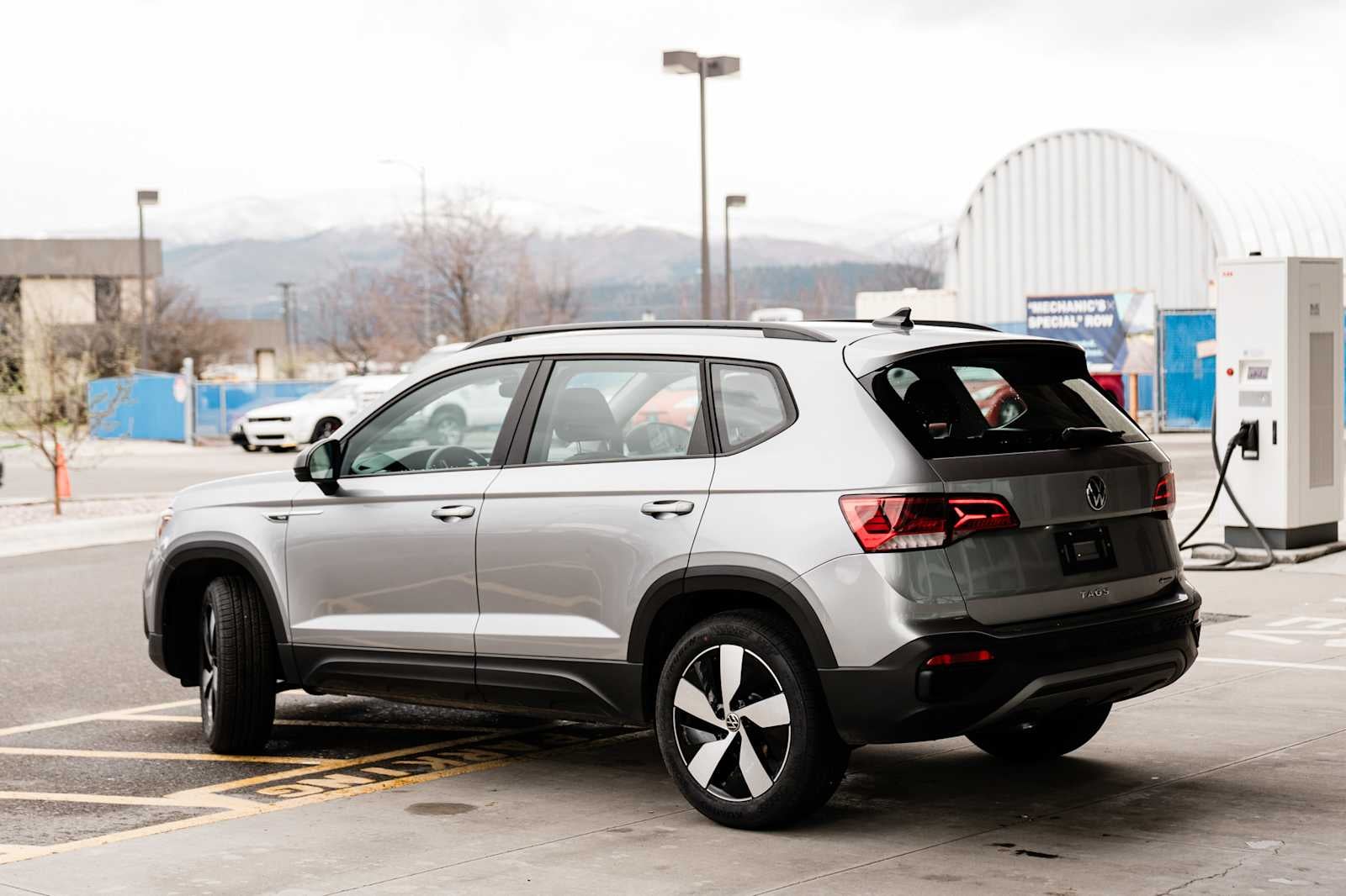 2024 Volkswagen Taos S