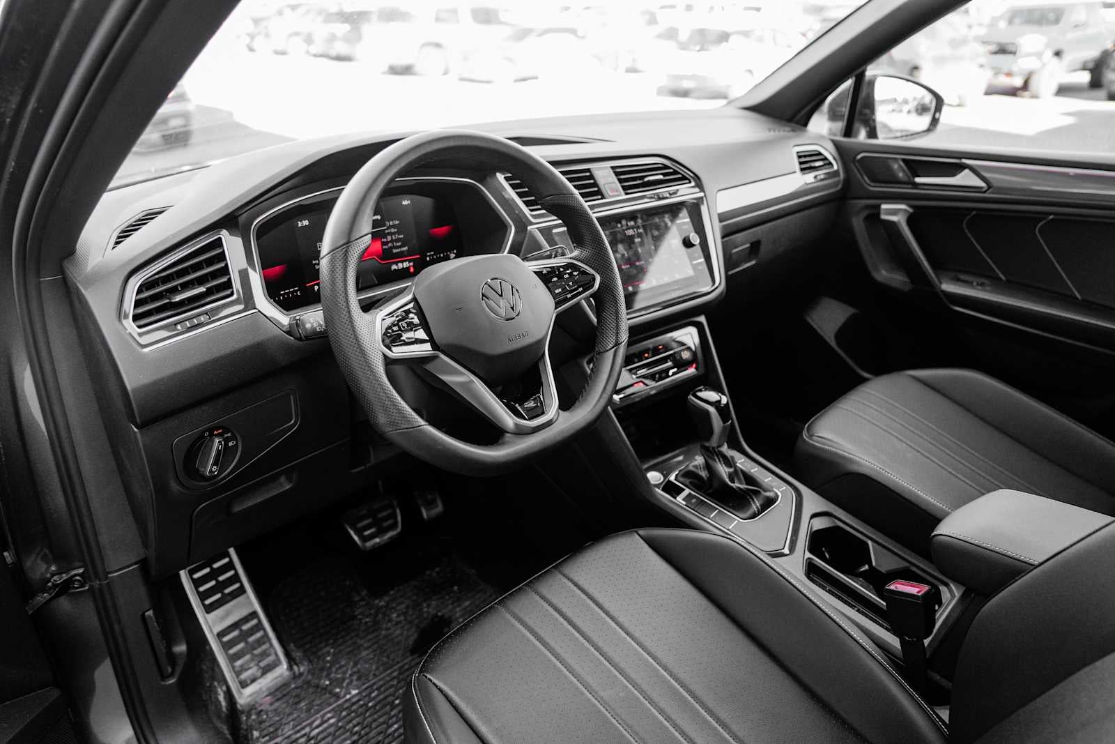 2023 Volkswagen Tiguan SE R-Line Black