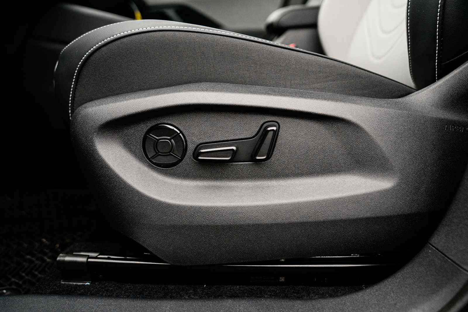 2026 Volkswagen Tiguan SE AWD