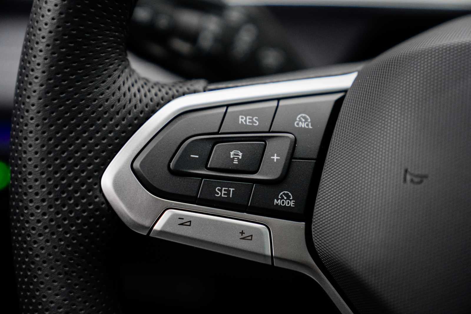 2026 Volkswagen Tiguan SE R-Line AWD