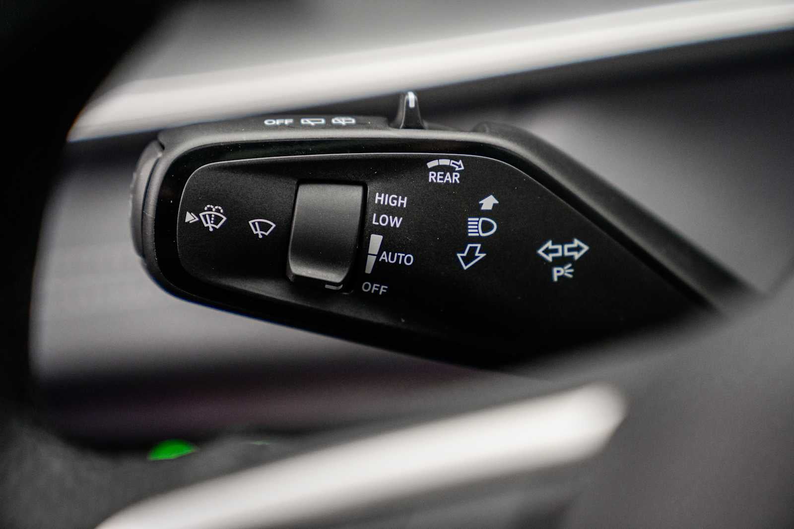 2026 Volkswagen Tiguan SE R-Line AWD