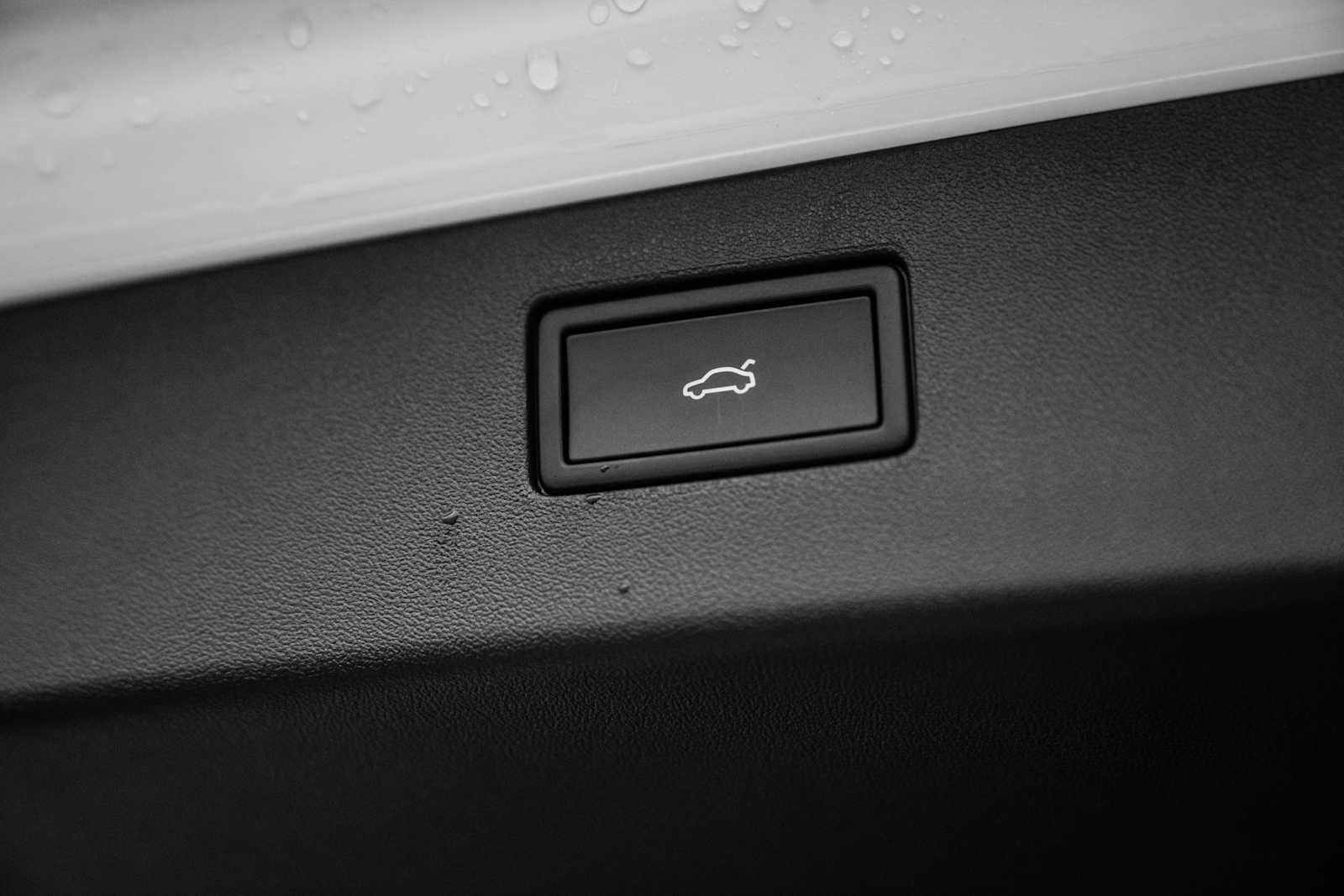 2026 Volkswagen Tiguan SE R-Line AWD