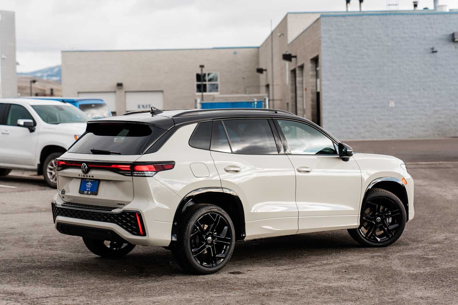 2026 Volkswagen Tiguan SE R-Line AWD