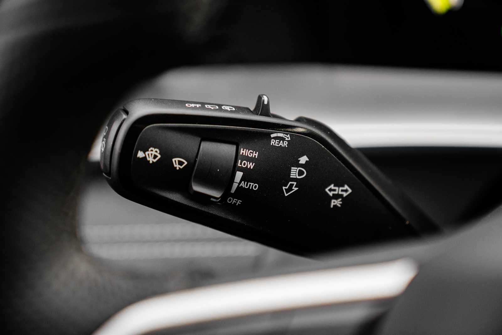 2026 Volkswagen Tiguan SE R-Line AWD