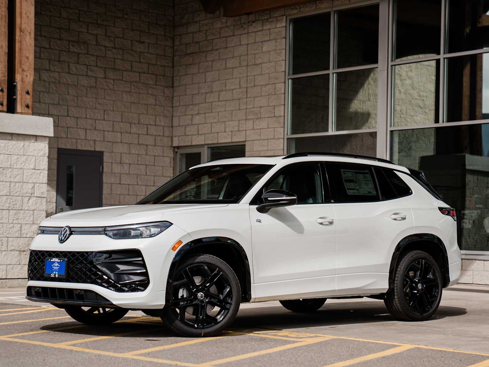 2026 Volkswagen Tiguan 2.0T SE R-Line Black