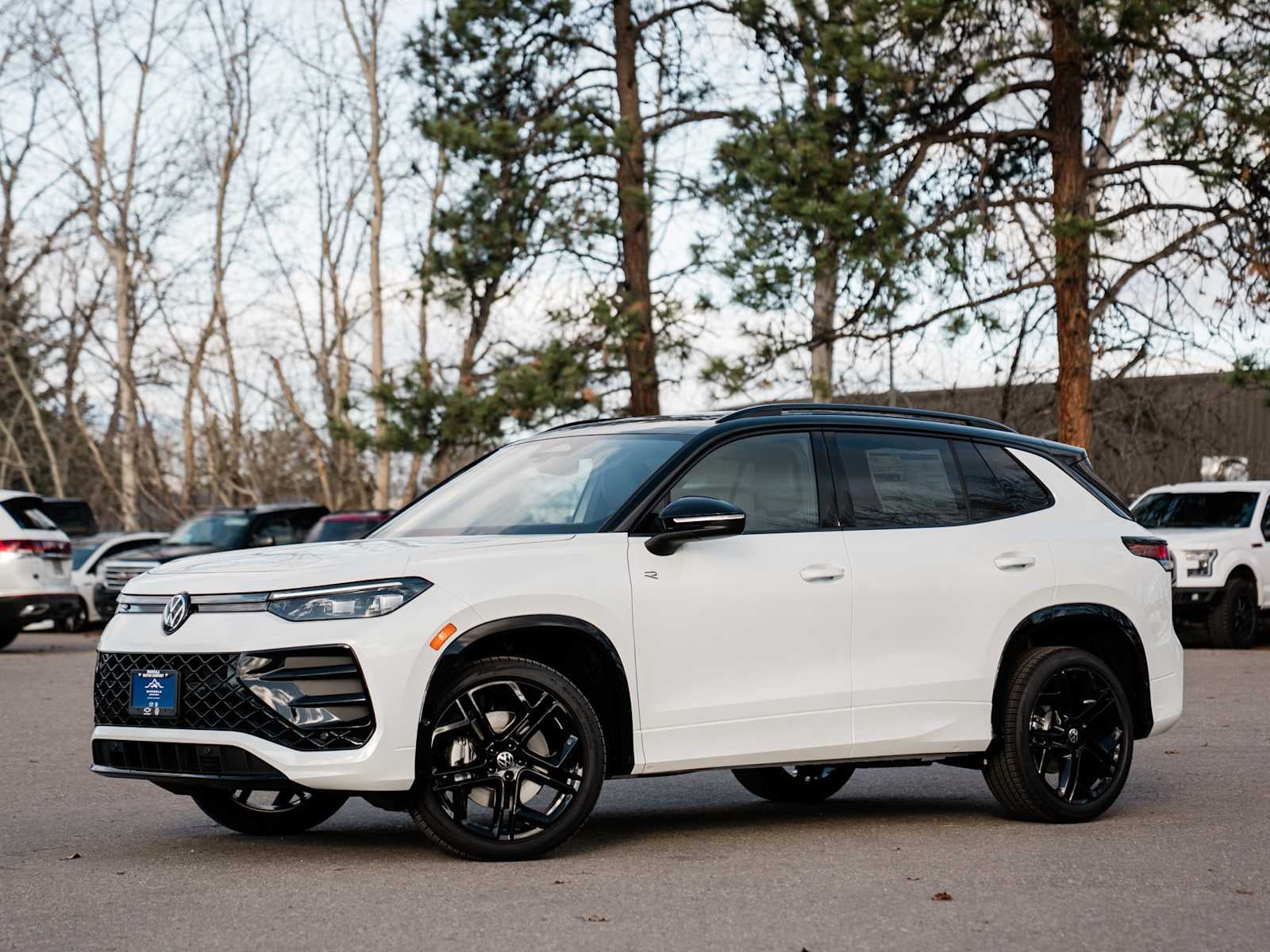 2026 Volkswagen Tiguan 2.0T SE R-Line Black