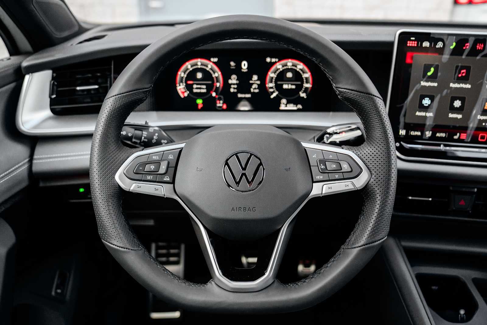 2026 Volkswagen Tiguan 2.0T SE R-Line Black