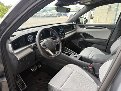 2025 Volkswagen Tiguan SE R-Line Black