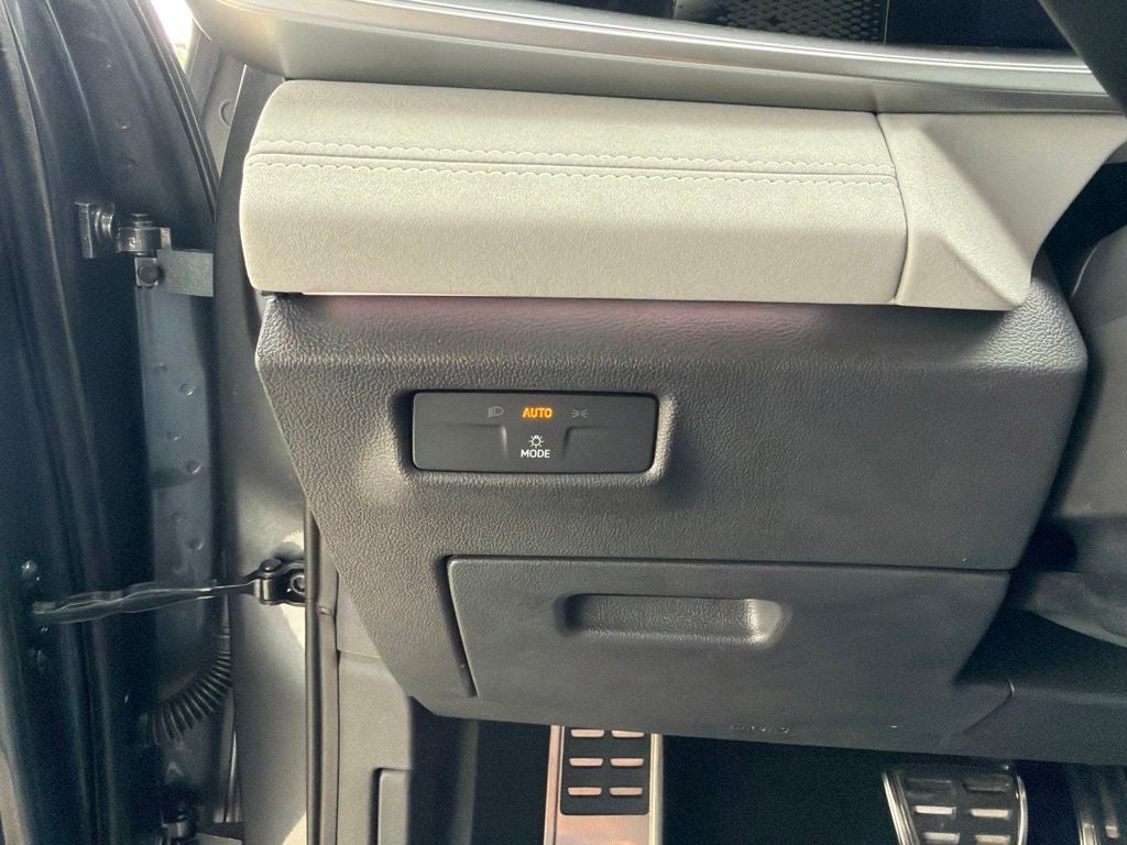 2025 Volkswagen Tiguan SE R-Line Black