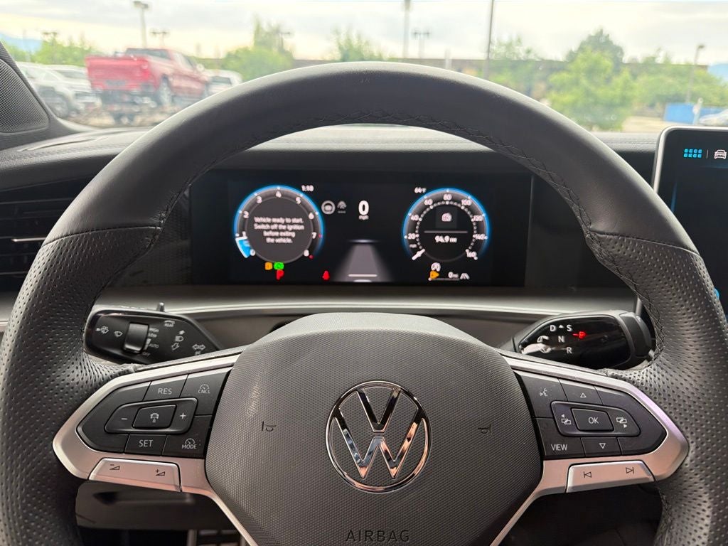 2025 Volkswagen Tiguan SE R-Line Black