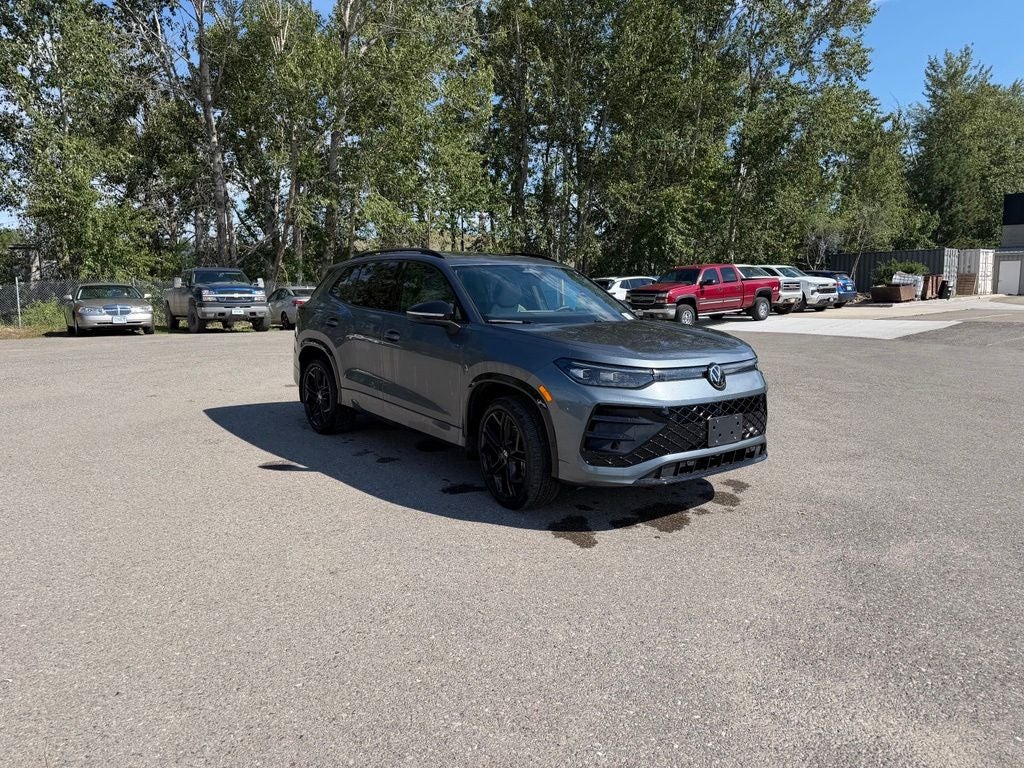 2025 Volkswagen Tiguan SE R-Line Black
