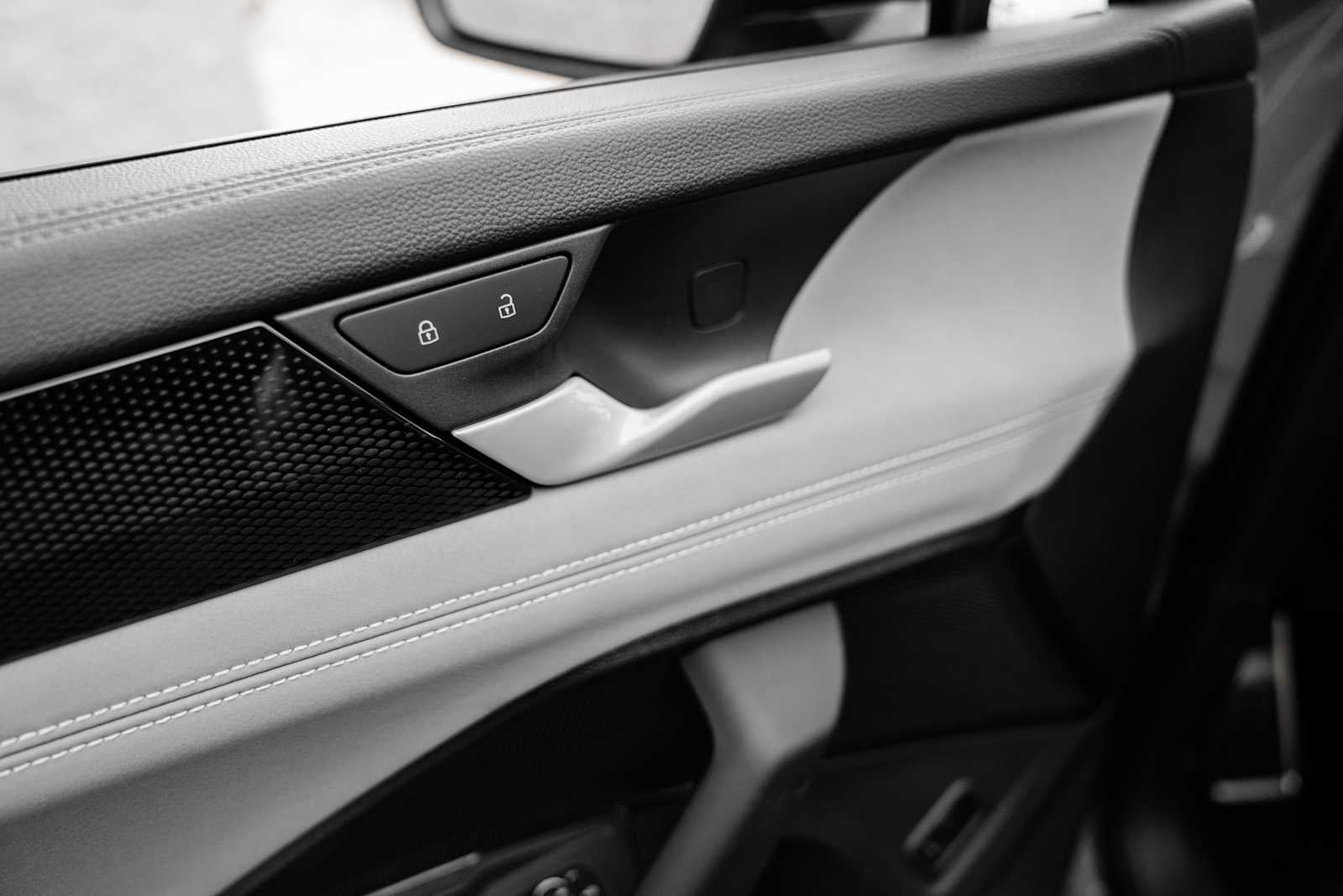 2026 Volkswagen Tiguan SE R-Line AWD