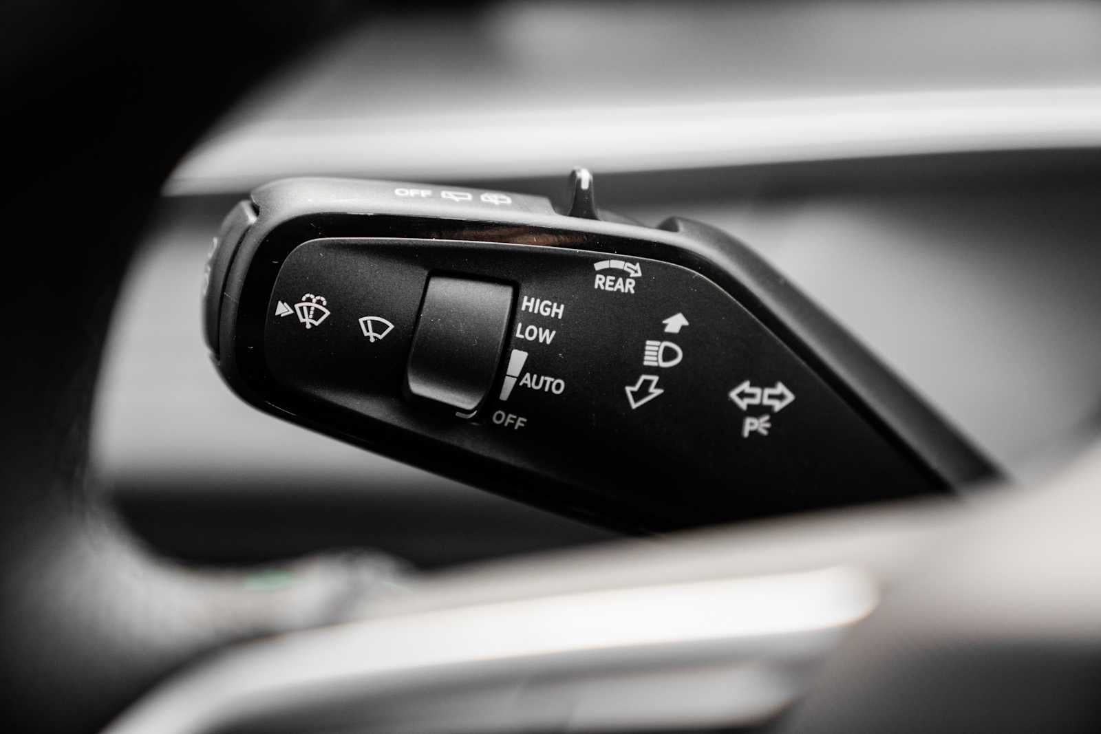 2026 Volkswagen Tiguan SE R-Line AWD