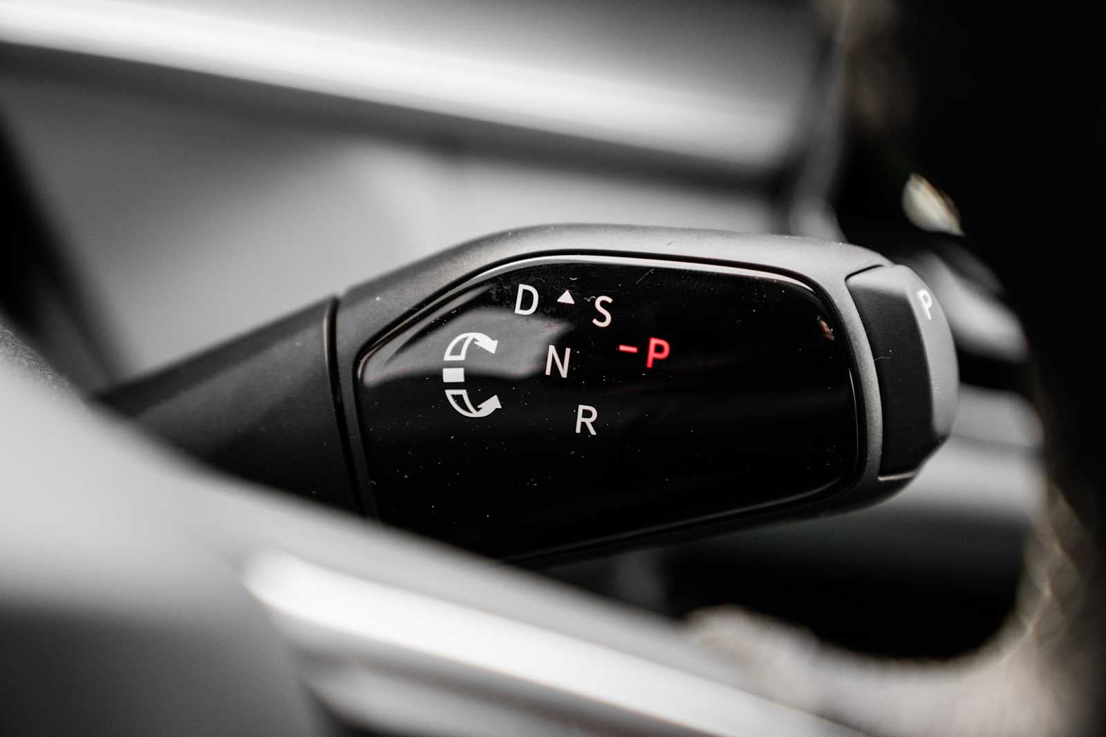 2026 Volkswagen Tiguan SE R-Line AWD