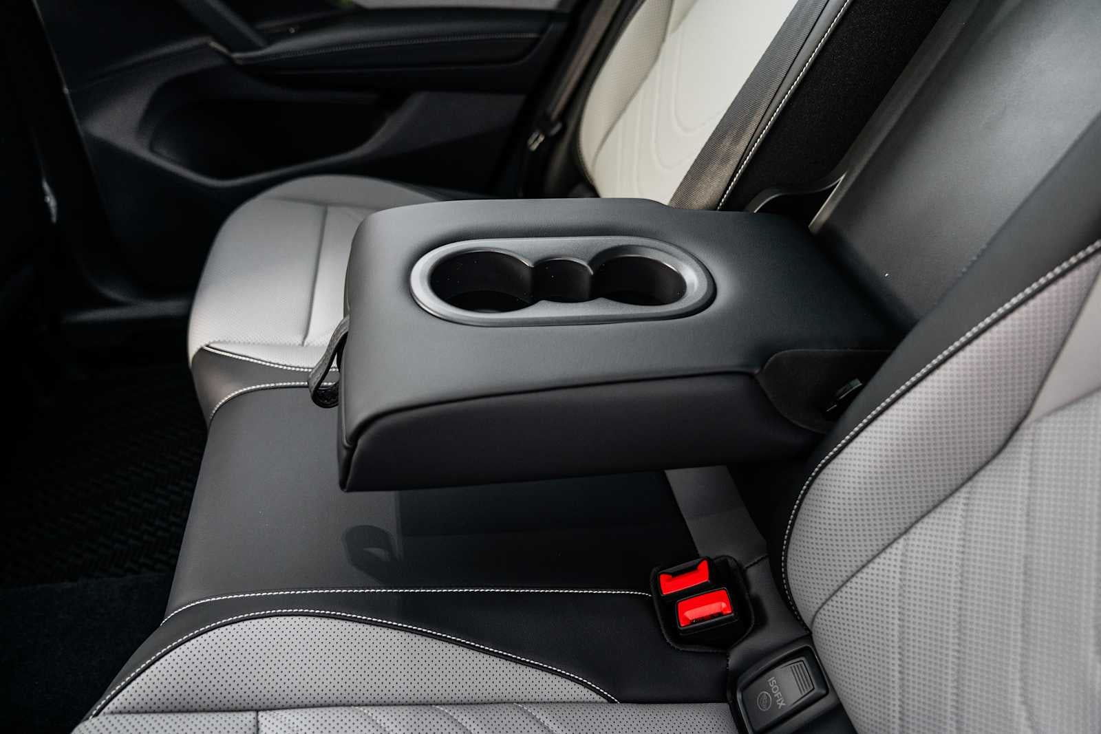 2026 Volkswagen Tiguan SE R-Line AWD