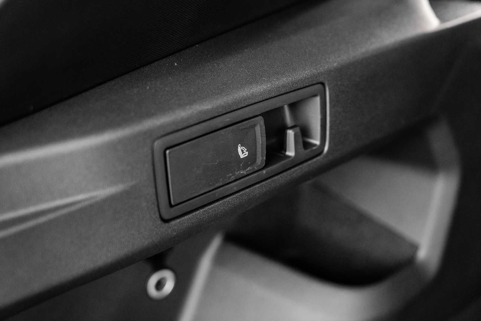 2026 Volkswagen Tiguan SE R-Line AWD