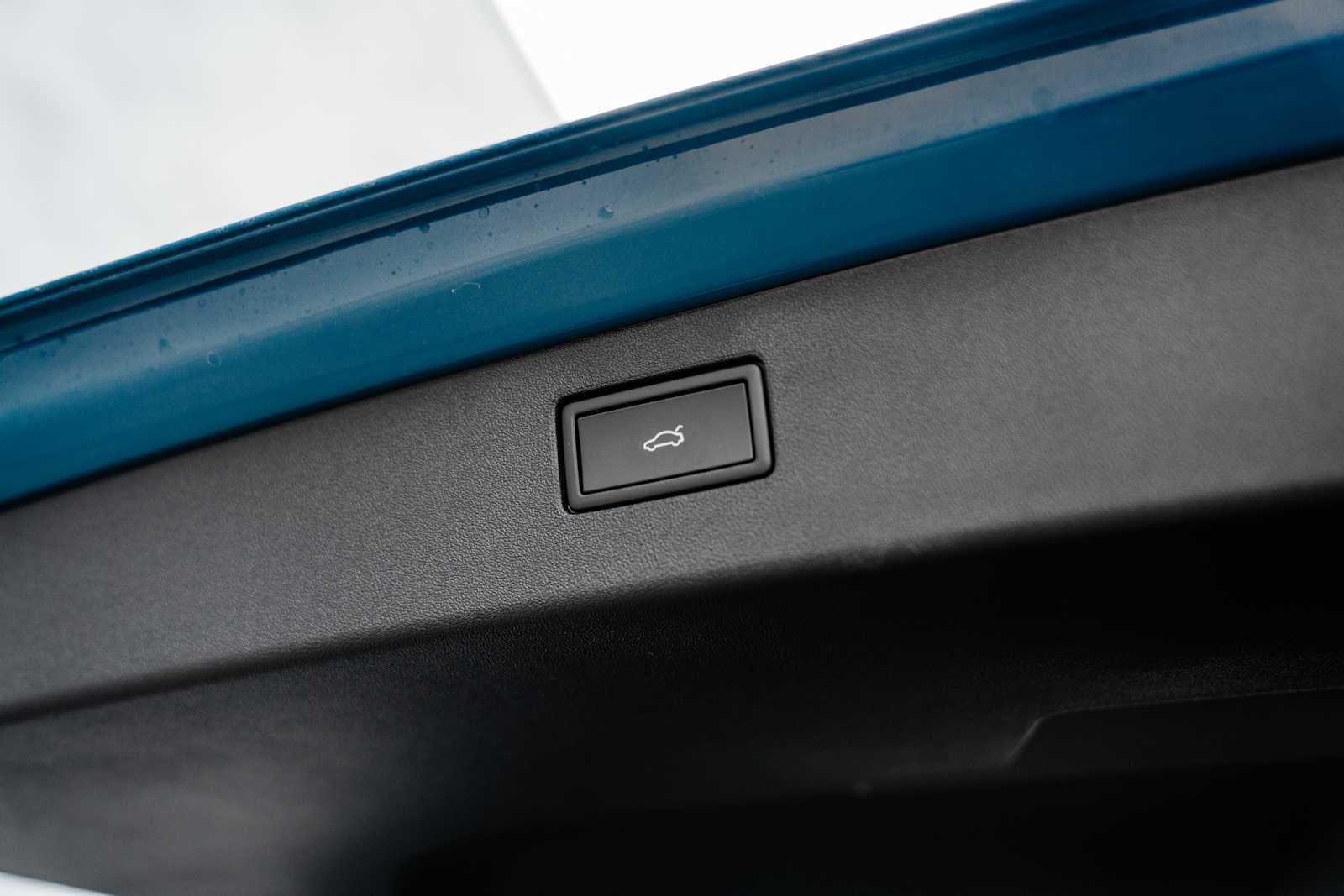 2026 Volkswagen Tiguan SE R-Line AWD