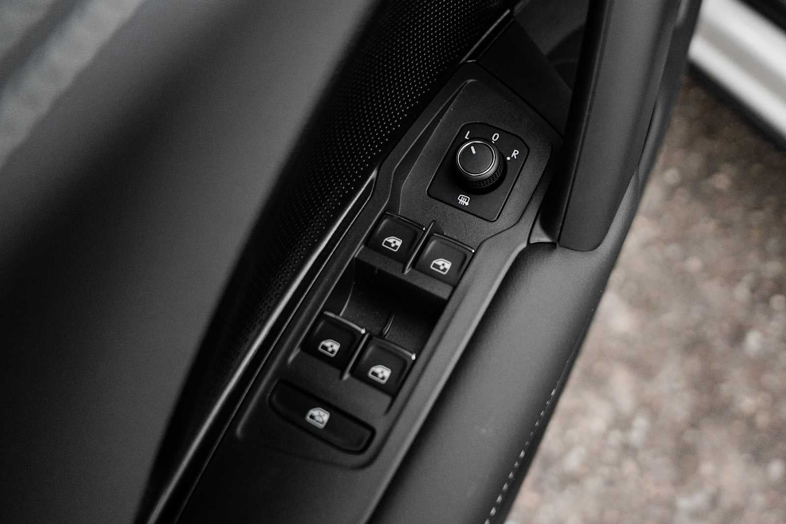 2026 Volkswagen Tiguan SE R-Line AWD