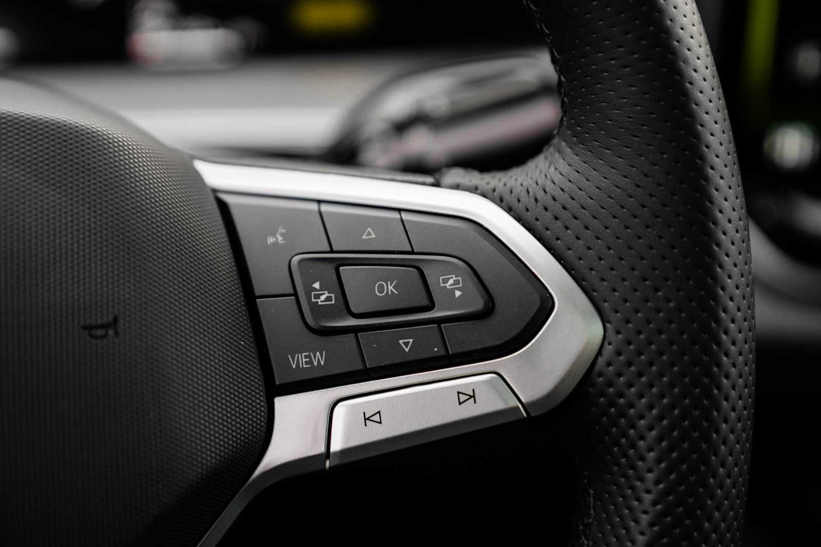 2026 Volkswagen Tiguan SE R-Line AWD