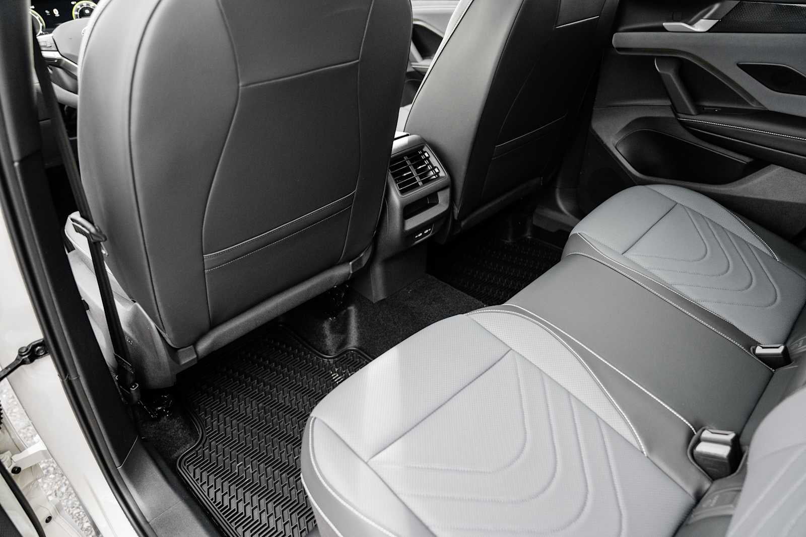 2026 Volkswagen Tiguan SE R-Line AWD