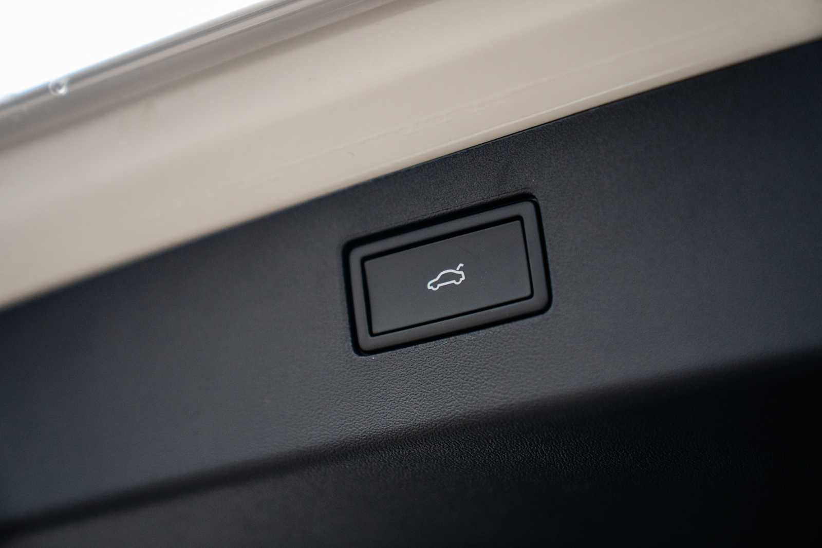 2026 Volkswagen Tiguan SE R-Line AWD