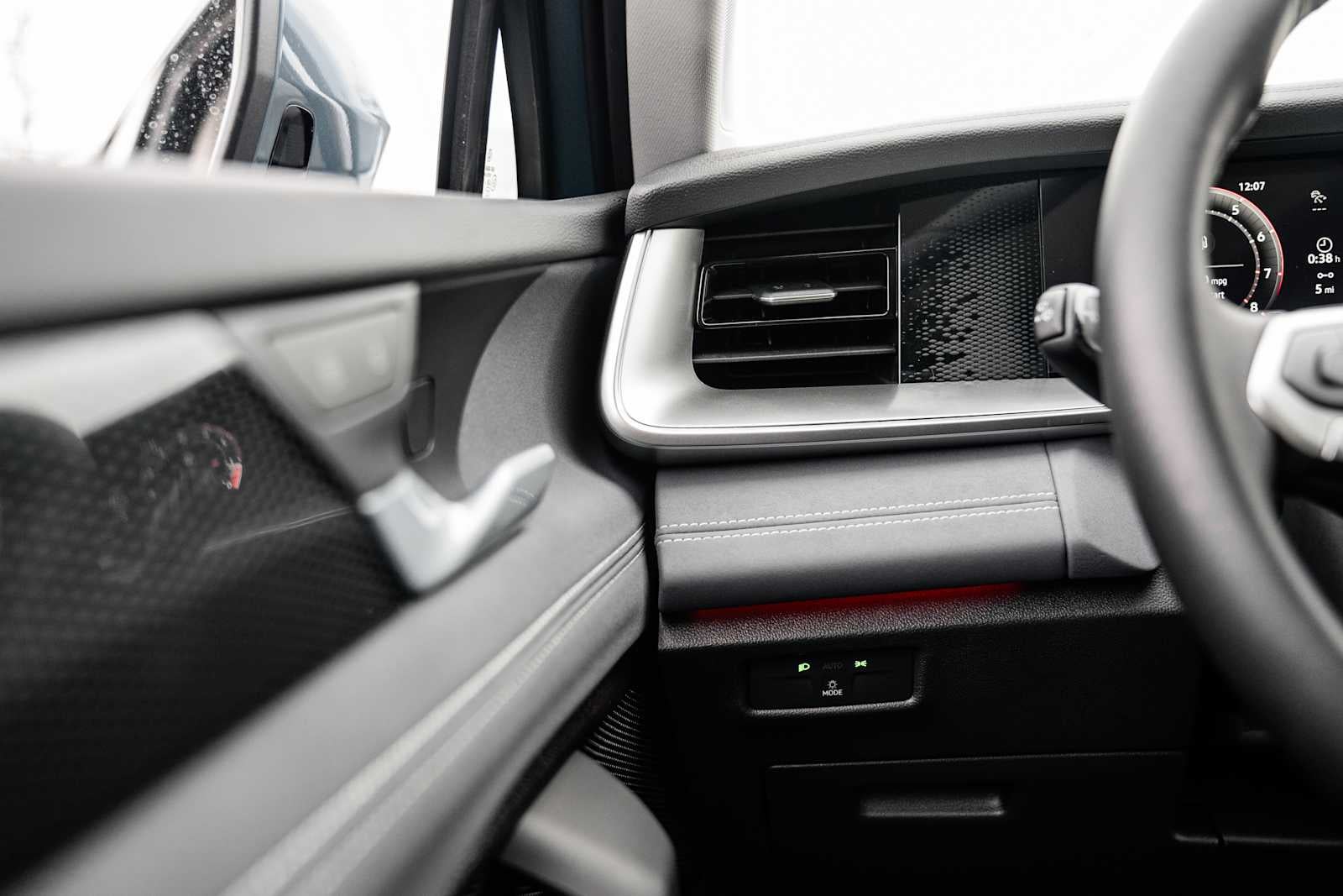 2026 Volkswagen Tiguan SE AWD