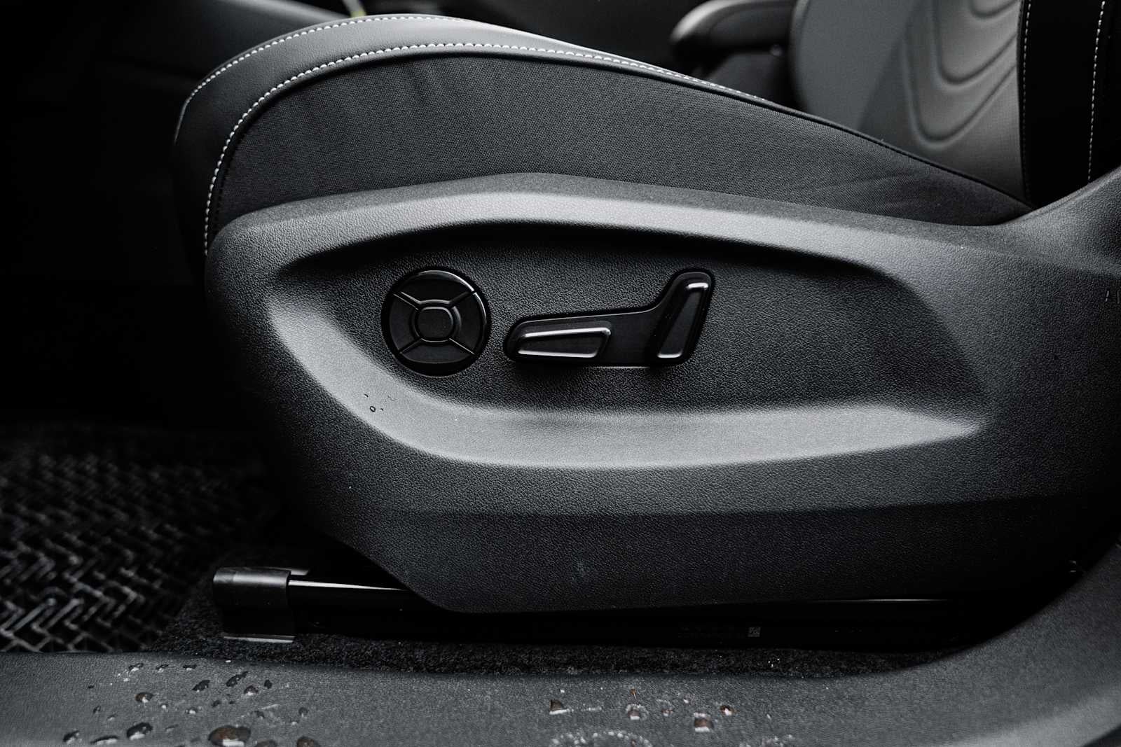 2026 Volkswagen Tiguan SE AWD