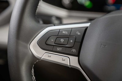 2025 Volkswagen Taos SE