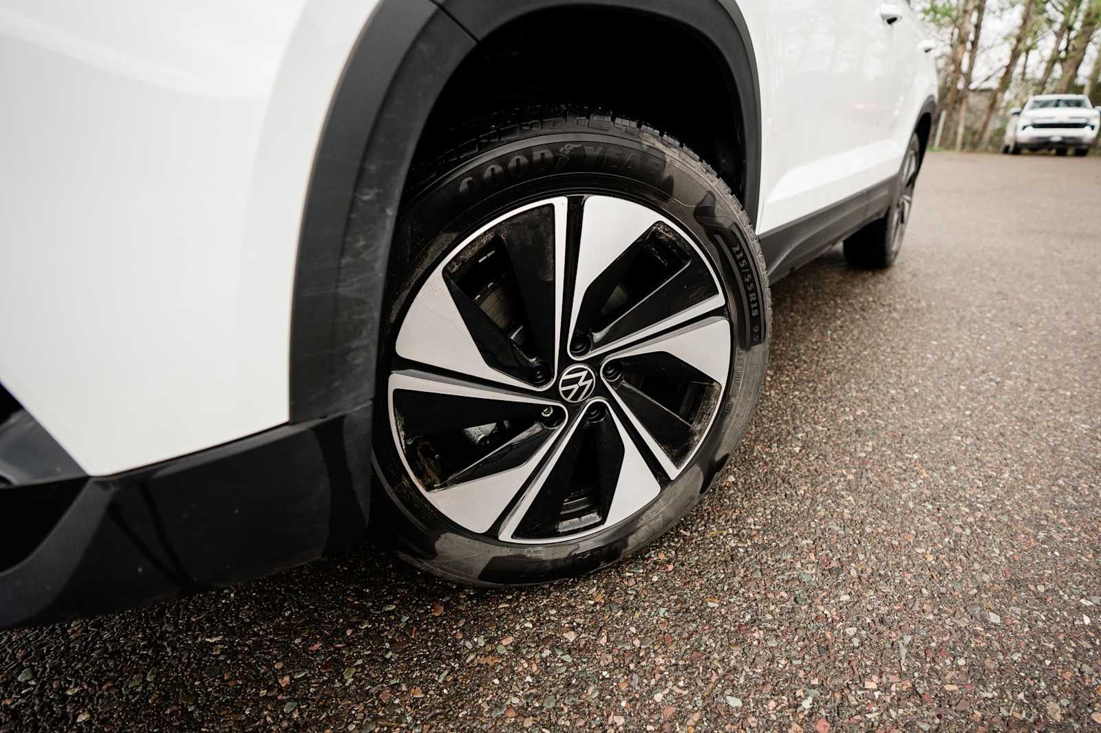 2025 Volkswagen Taos SE