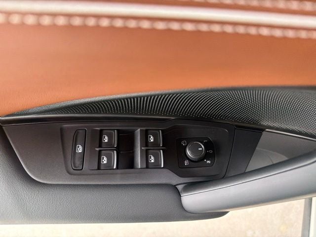 2026 Volkswagen Tiguan 2.0T SEL R-Line