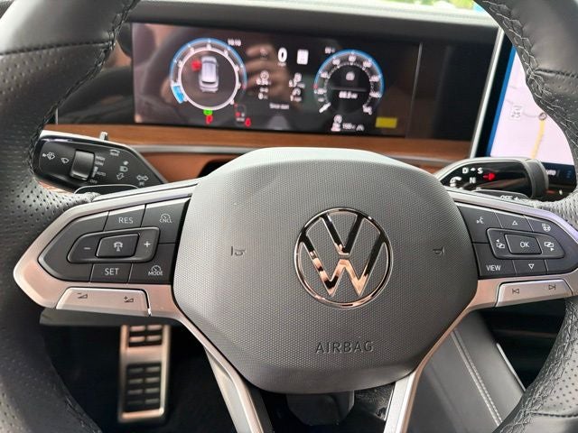 2026 Volkswagen Tiguan 2.0T SEL R-Line