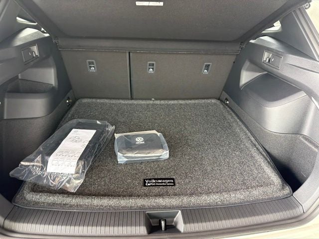 2026 Volkswagen Tiguan 2.0T SEL R-Line