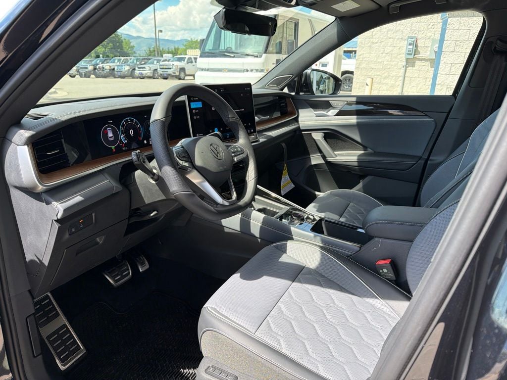 2026 Volkswagen Tiguan 2.0T SEL R-Line