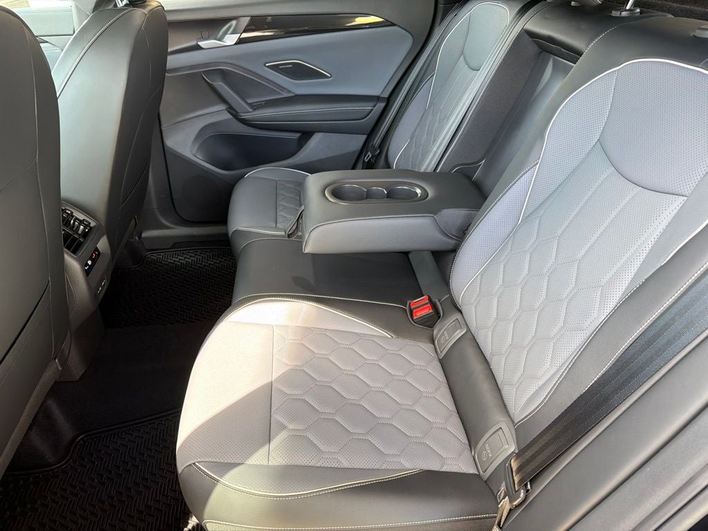 2026 Volkswagen Tiguan 2.0T SEL R-Line