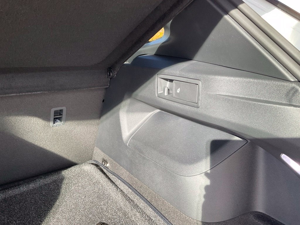 2027 Volkswagen Tiguan 2.0T SEL
