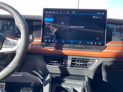 2027 Volkswagen Tiguan 2.0T SEL