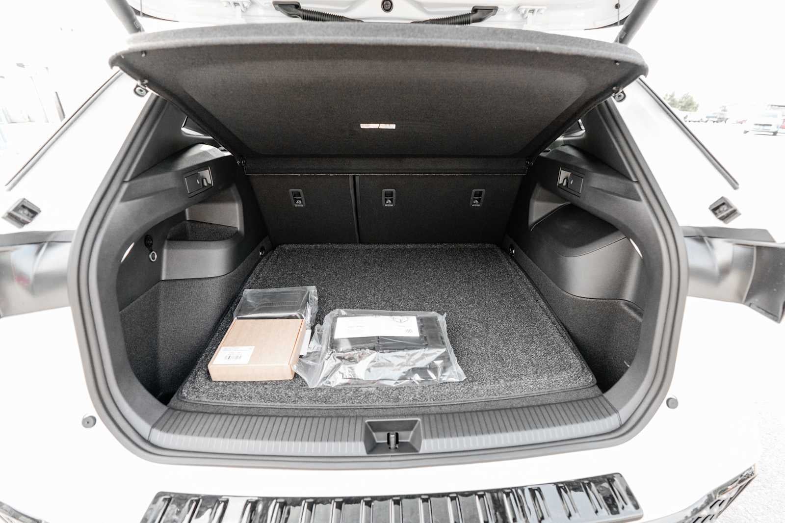 2026 Volkswagen Tiguan 2.0T SEL R-Line Turbo