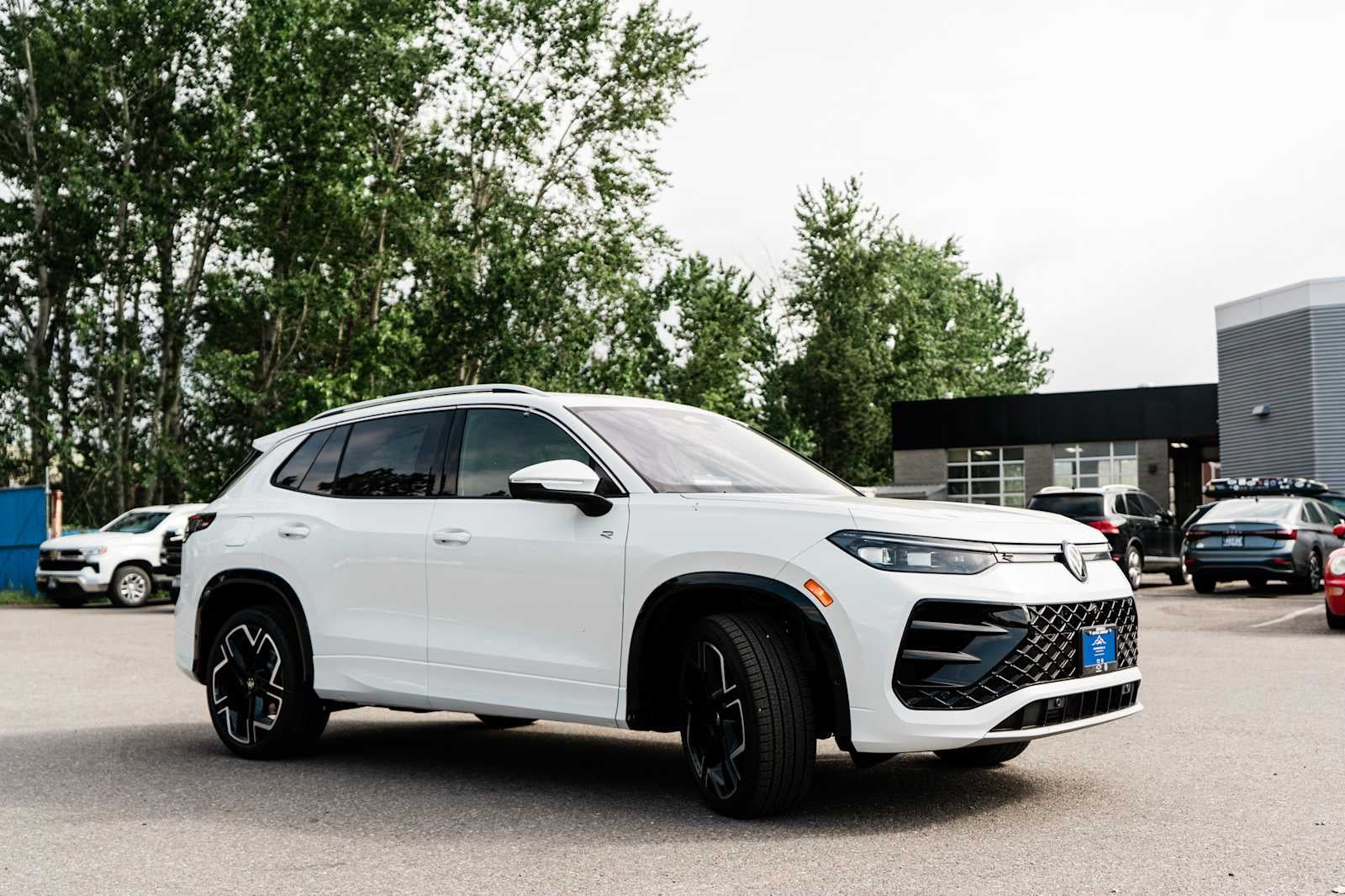 2026 Volkswagen Tiguan 2.0T SEL R-Line Turbo