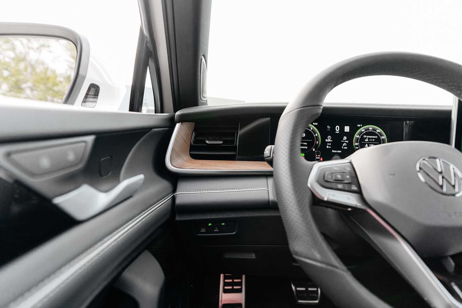 2026 Volkswagen Tiguan 2.0T SEL R-Line Turbo