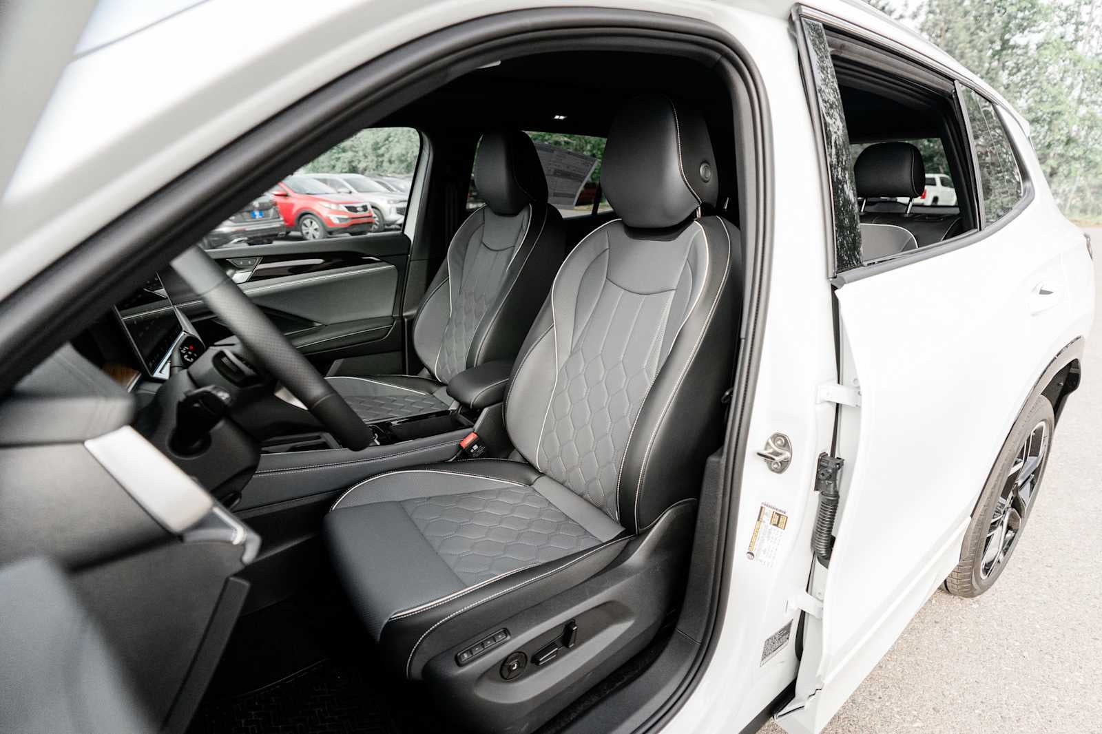 2026 Volkswagen Tiguan 2.0T SEL R-Line Turbo