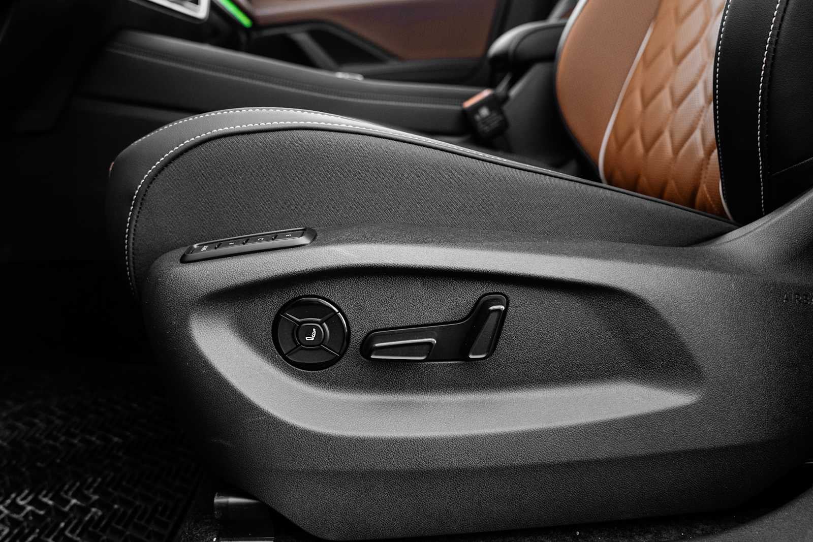 2026 Volkswagen Tiguan SEL R-Line Turbo 4MOTION