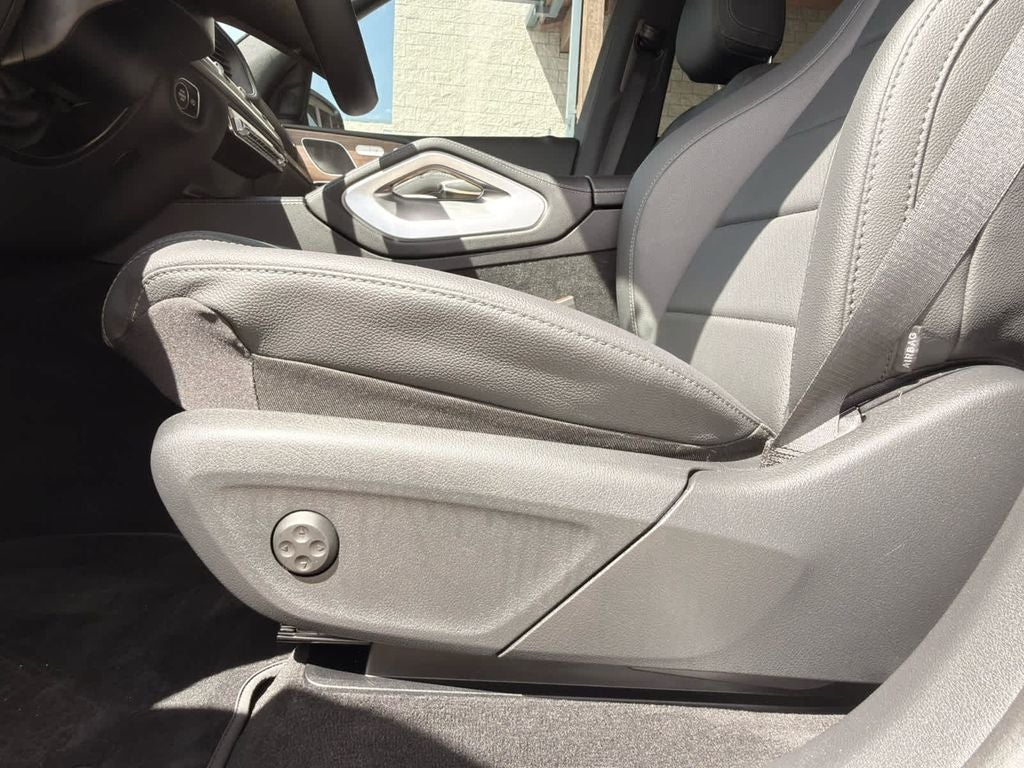 2025 Mercedes-Benz GLE GLE450 - Photo 11