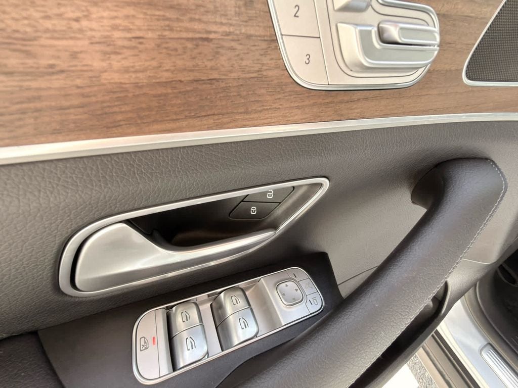 2025 Mercedes-Benz GLE GLE450 - Photo 13